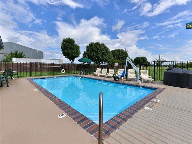 Quality Inn & Suites Wichita Falls I-44 Екстериор снимка