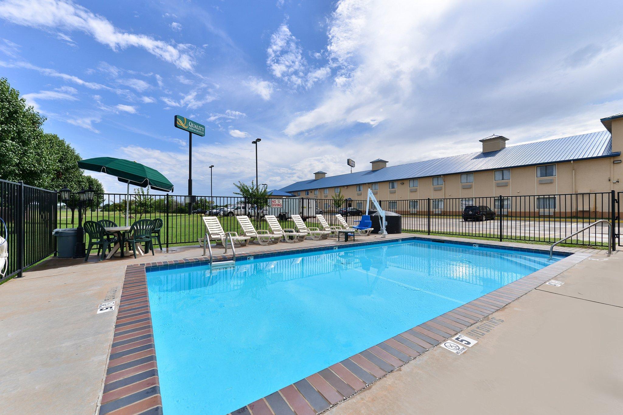 Quality Inn & Suites Wichita Falls I-44 Екстериор снимка
