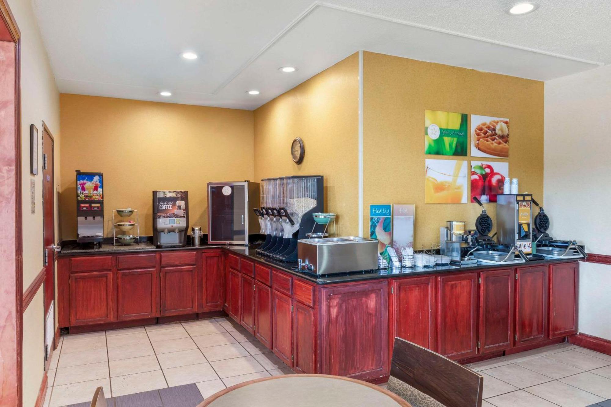 Quality Inn & Suites Wichita Falls I-44 Екстериор снимка