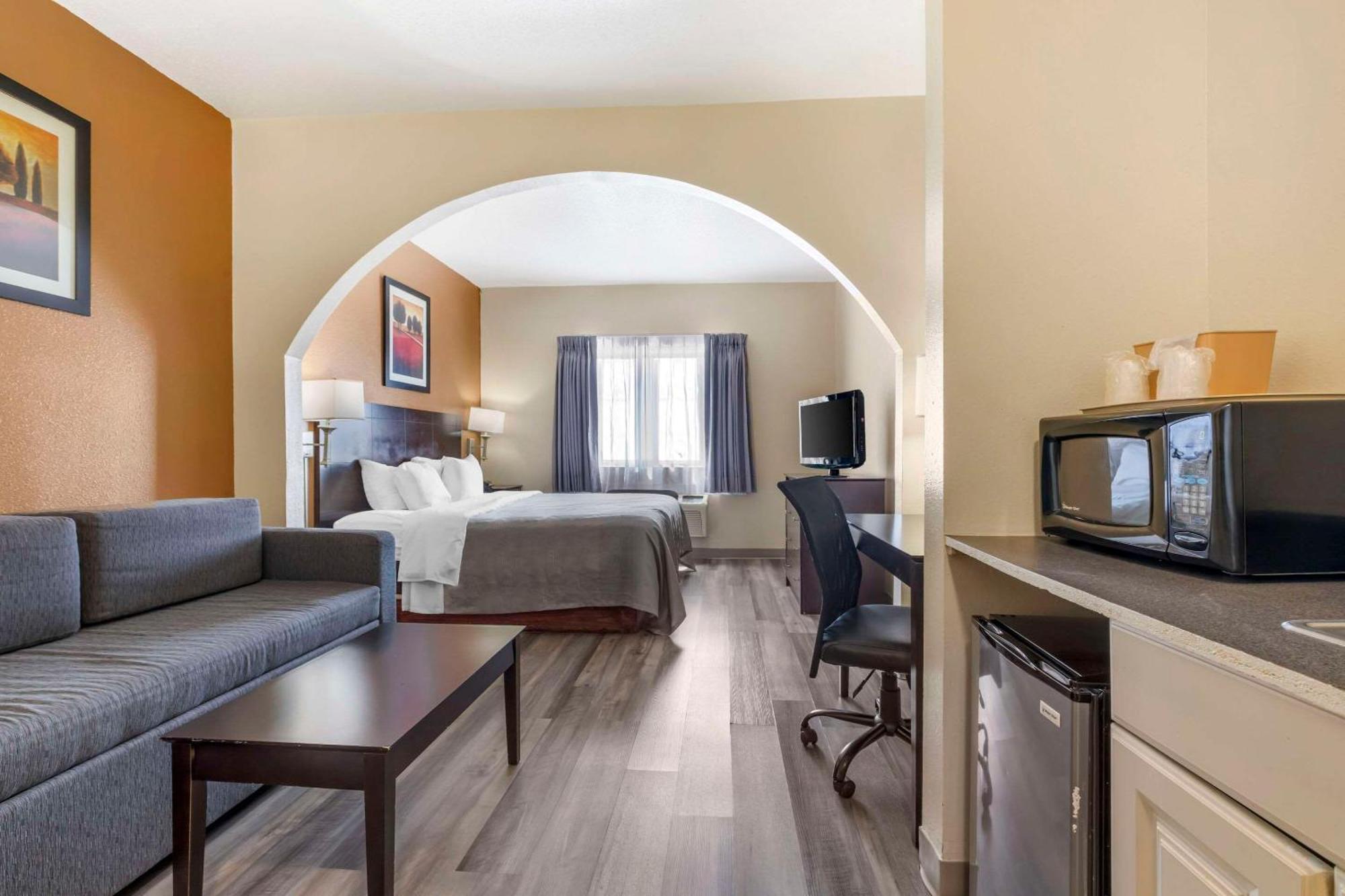 Quality Inn & Suites Wichita Falls I-44 Екстериор снимка