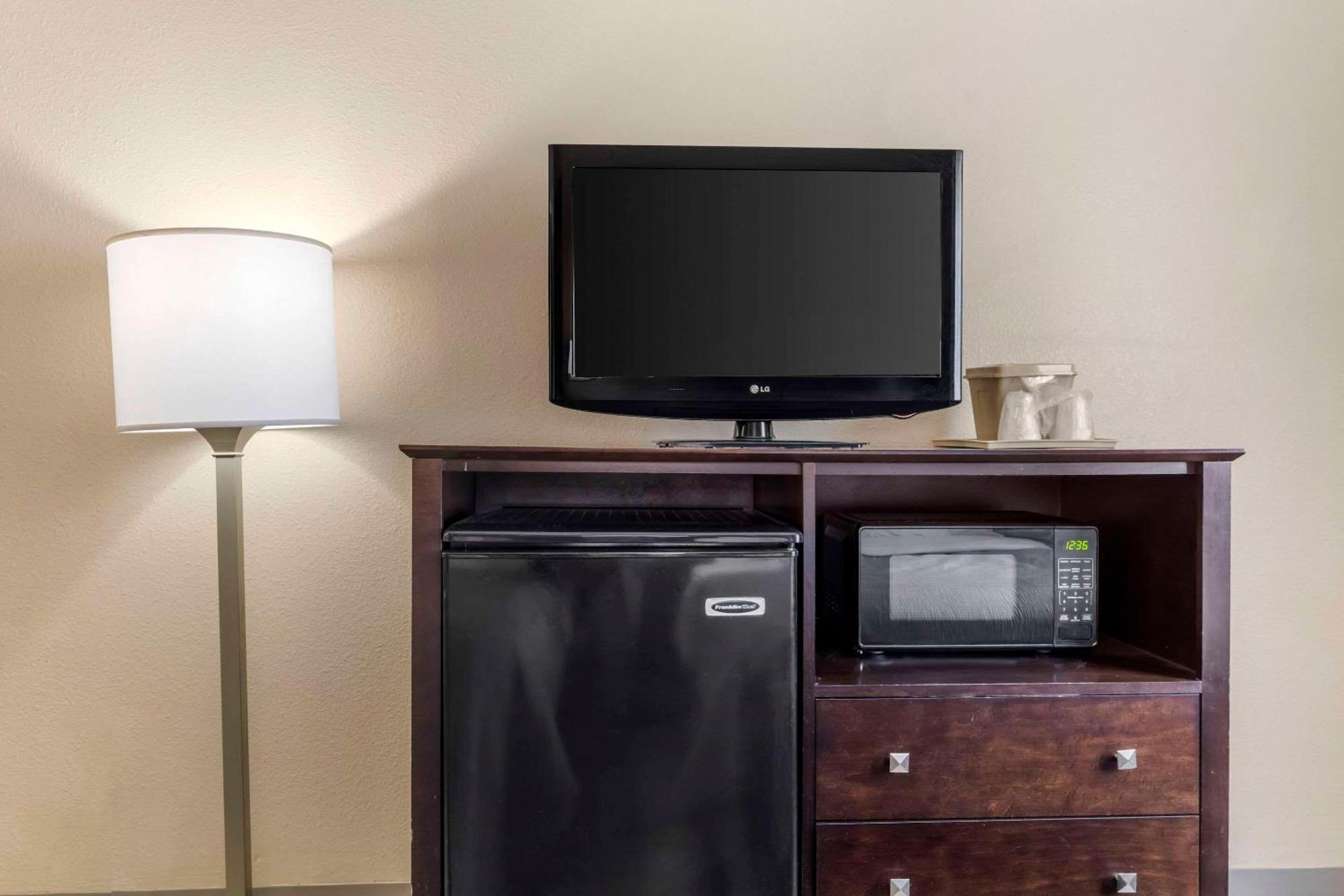 Quality Inn & Suites Wichita Falls I-44 Екстериор снимка