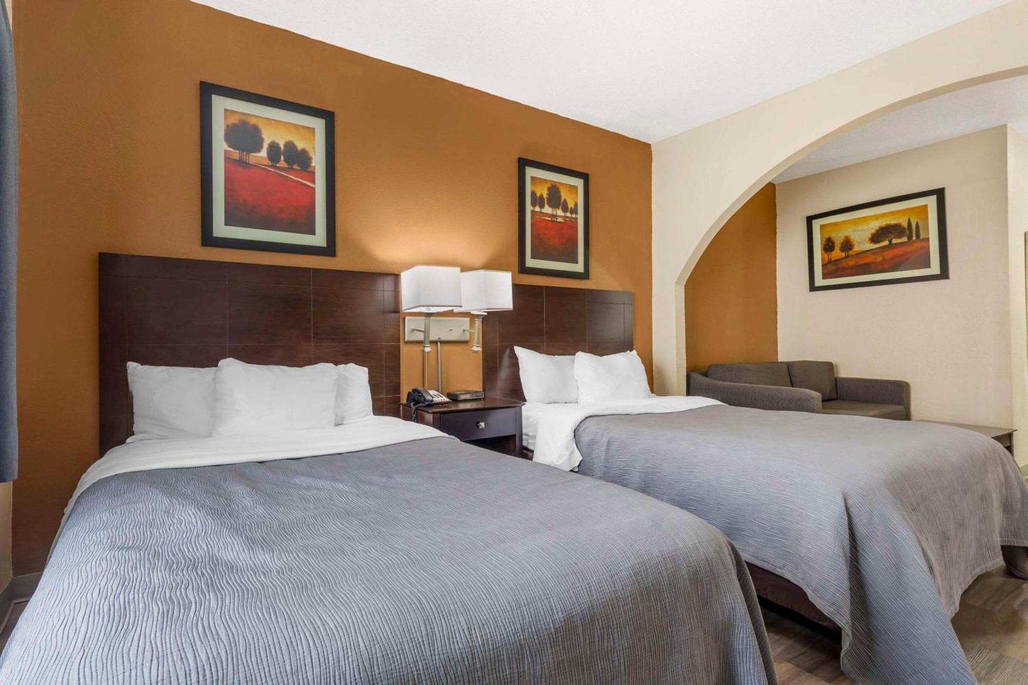 Quality Inn & Suites Wichita Falls I-44 Екстериор снимка