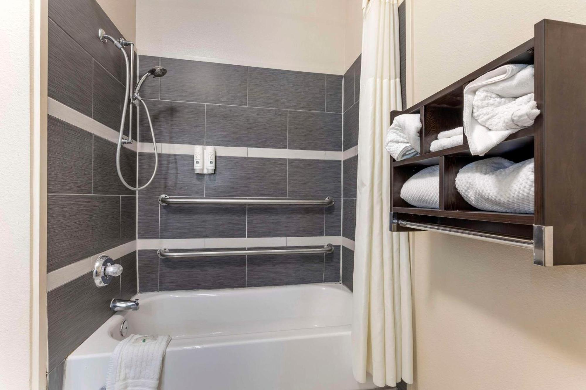 Quality Inn & Suites Wichita Falls I-44 Екстериор снимка
